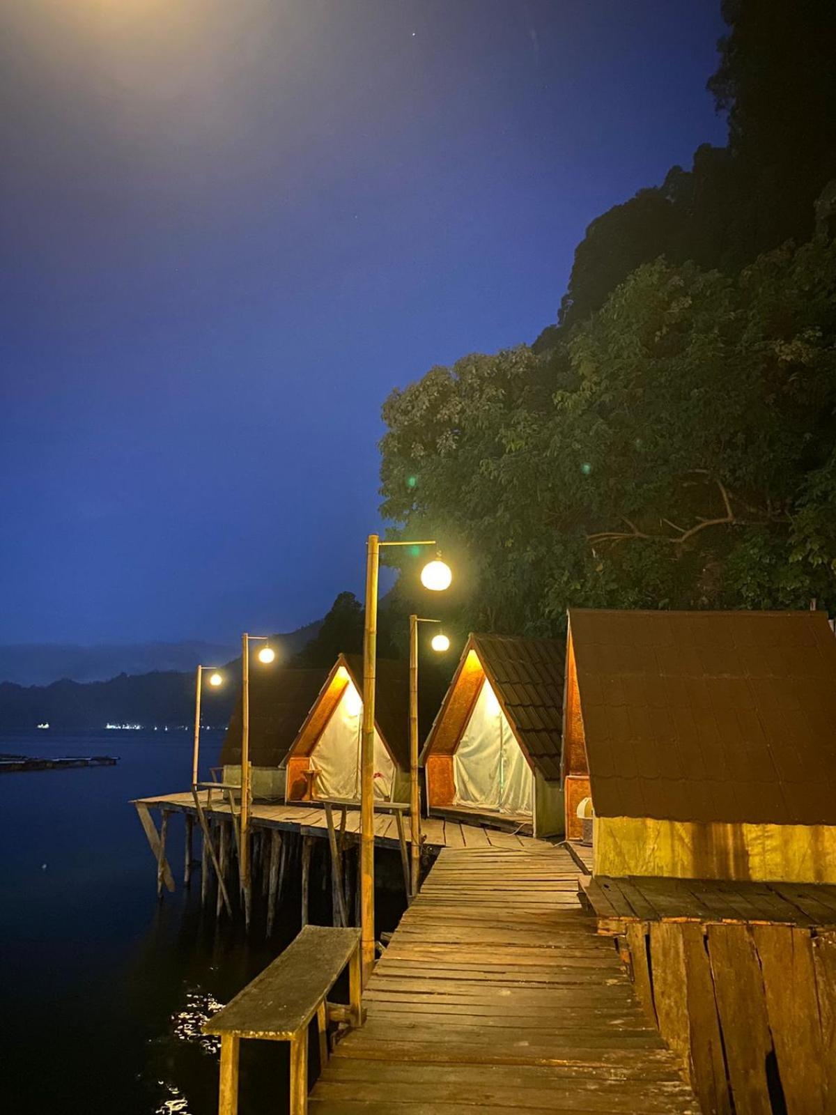 Emayan Glamping Kubupenlokan Екстериор снимка